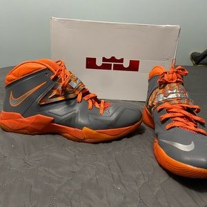 Lebron’s Nike Zoom Soldier VII